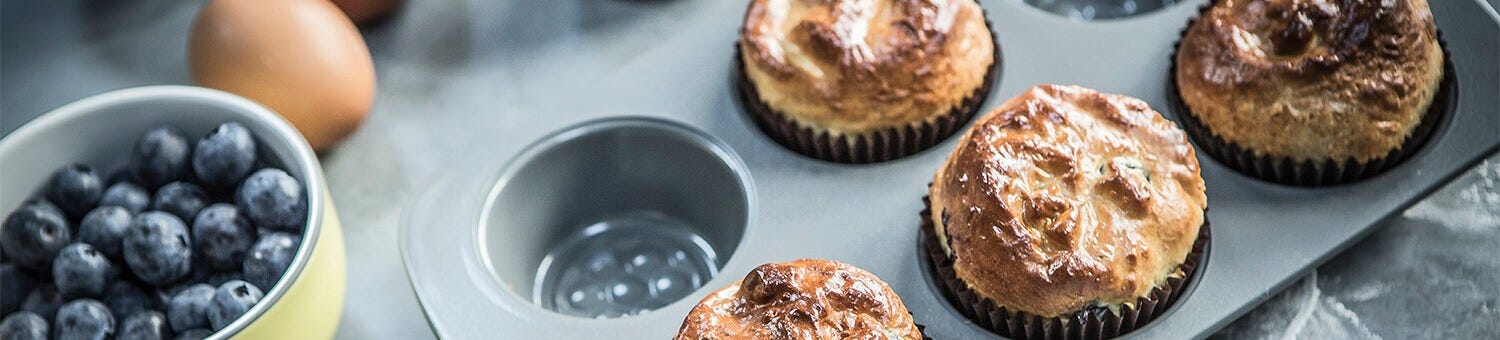 Bun, Cupcakes & Muffin Tins