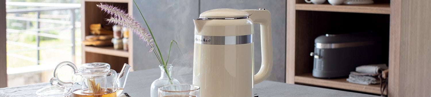 Design electric kettle, 1.5 L, Almond Cream - KitchenAid brand