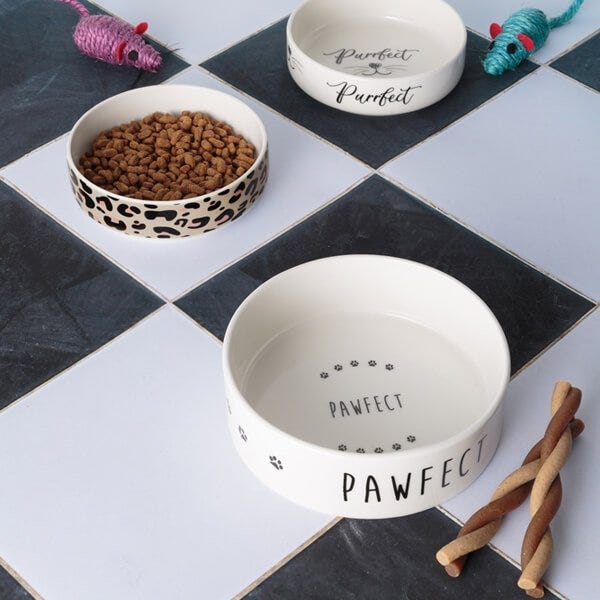 https://www.hartsofstur.com/media/catalog/category/Mason-Cash-Pet-Bowls-Section-Front.jpg