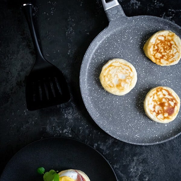 https://www.hartsofstur.com/media/catalog/category/MasterClass-Cookware-Crepe-Section-Front.jpg