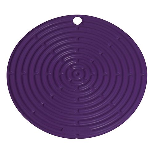 Le Creuset Cassis Round Cool Tool