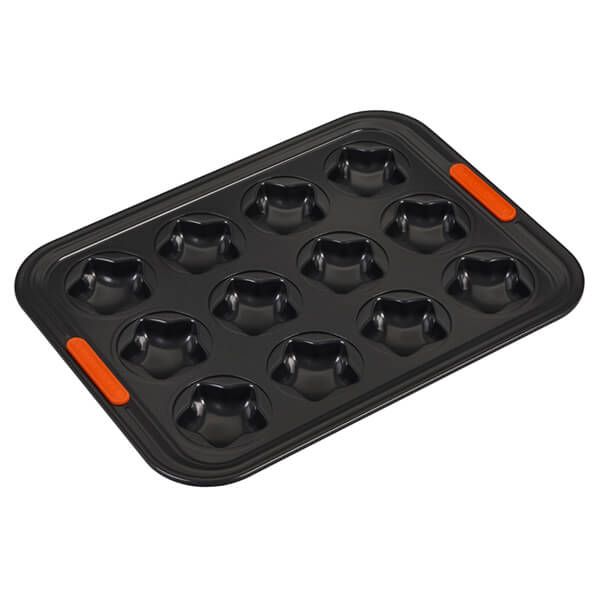 Le Creuset Bakeware 12 Cup Star Baking Tray