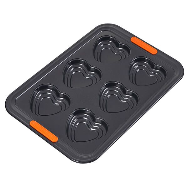 Le Creuset Bakeware 6 Cup Tiered Heart Tray