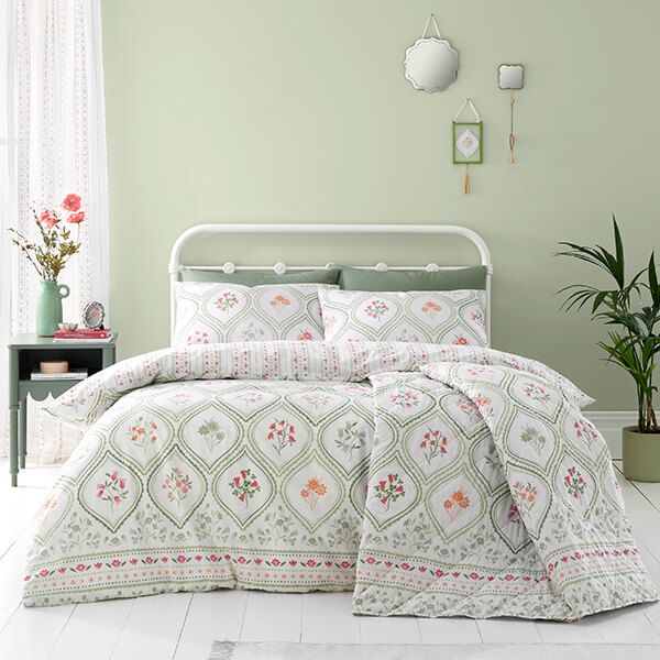Catherine Lansfield Cameo Floral Double Duvet Set Green