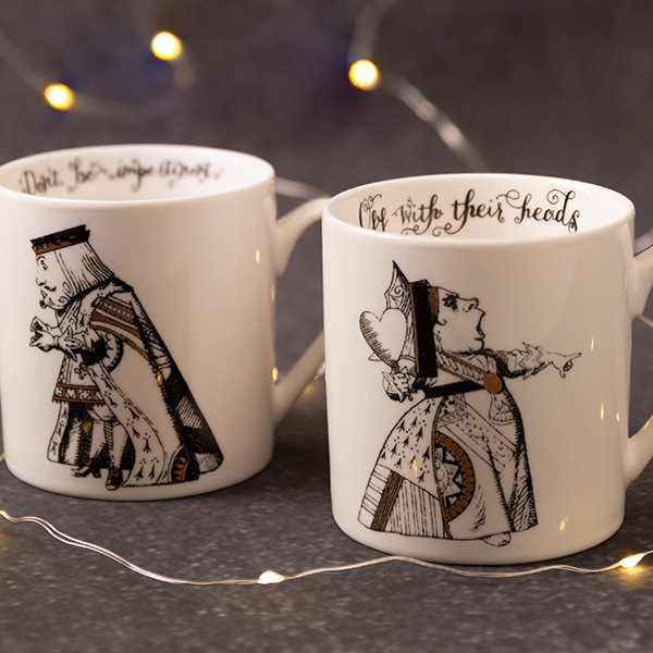 Alice-in-Wonderland-Set-of-2-King-And-Queen-of-Hearts-Mugs