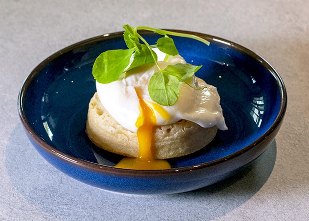 poached-egg-on-crumpet